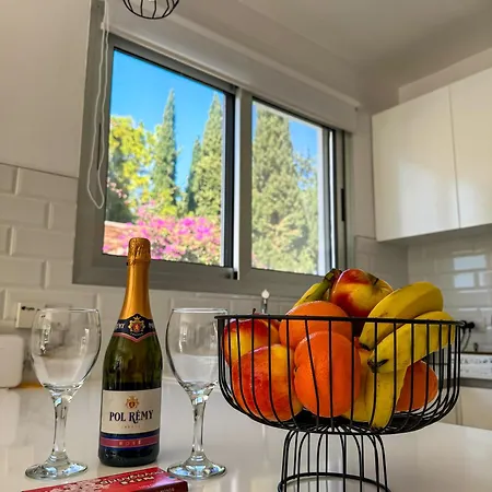 Apartament Modern 2br With Pool, Veranda & Garden In Pafos