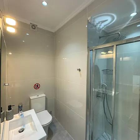 Modern 2br With Pool, Veranda & Garden In Pafos
