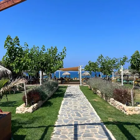 Modern 2br With Pool, Veranda & Garden In Pafos