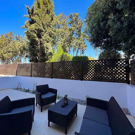 Modern 2br With Pool, Veranda & Garden In Apartament *
